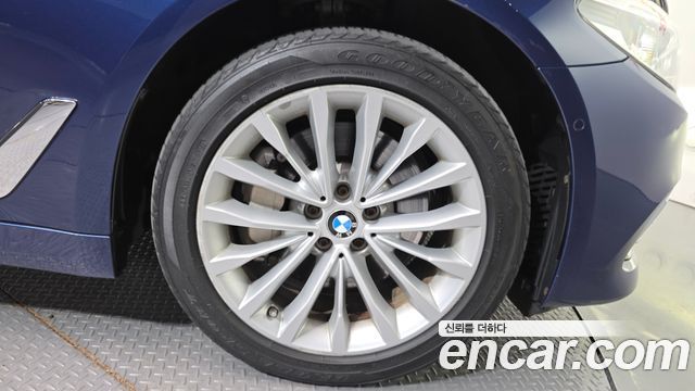 BMW 5 Series (G30) 530i xDrive Luxury Plus 2019 — фото 5