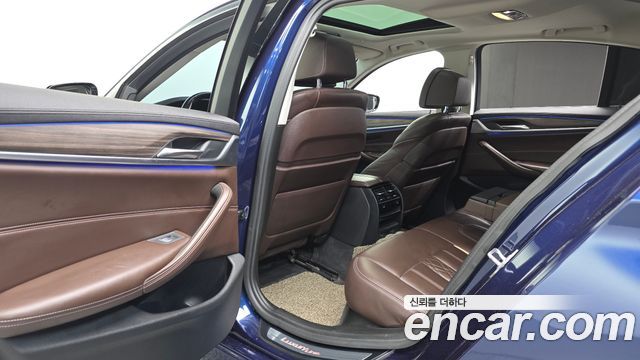 BMW 5 Series (G30) 530i xDrive Luxury Plus 2019 — фото 16