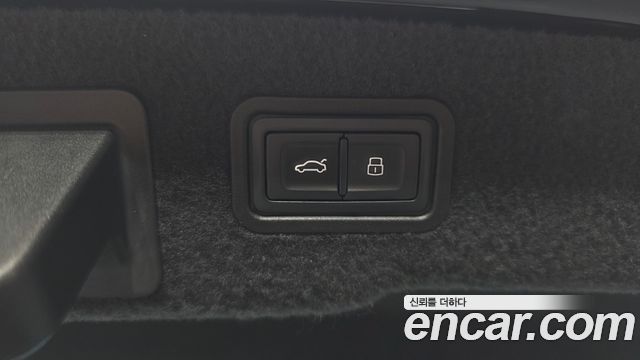 Audi A8 (D5) 55 TFSI Quattro LWB 2021 — фото 33