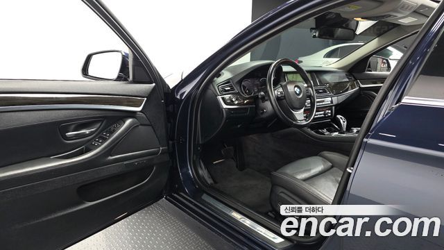 BMW 5 Series (F10) 528i xDrive Luxury Plus 2016 — фото 10