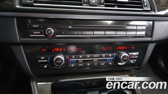 BMW 5 Series (F10) 528i xDrive Luxury Plus 2016 — фото 17