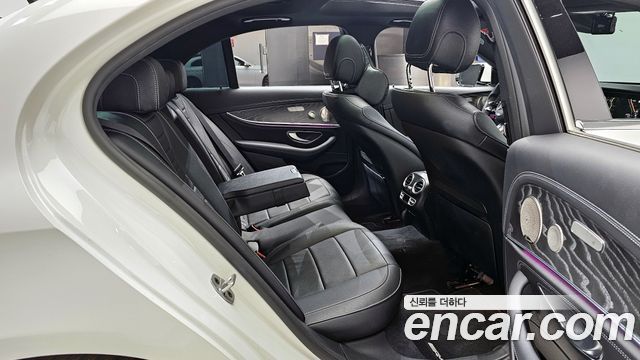 Mercedes-Benz E-Class (W213) E350 4MATIC AMG Line 2022 — фото 11
