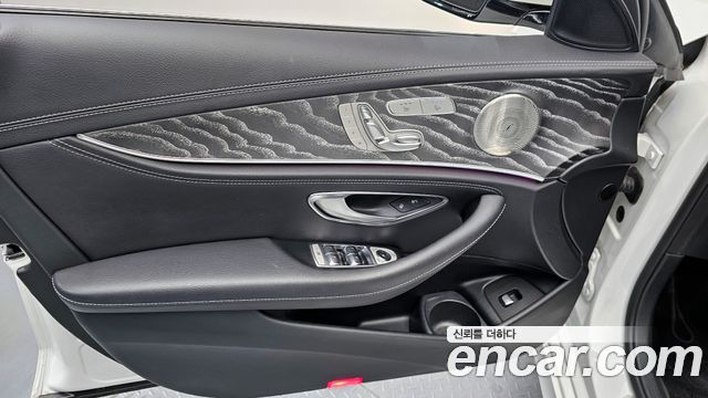 Mercedes-Benz E-Class (W213) E350 4MATIC AMG Line 2022 — фото 24