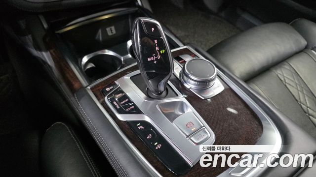BMW 7 Series (G11) 750Li xDrive 2016 — фото 9