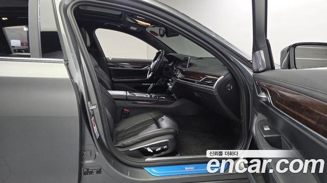 BMW 7 Series (G11) 750Li xDrive 2016 — фото 12