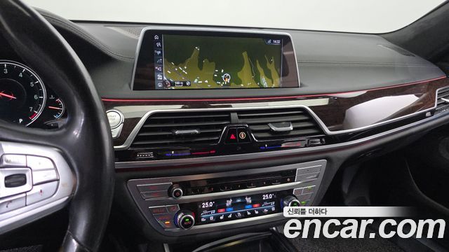BMW 7 Series (G11) 750Li xDrive 2016 — фото 15