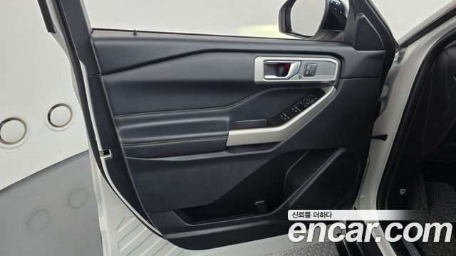 Ford Explorer (VI) 2.3 LimIted 4WD 2021 — фото 24