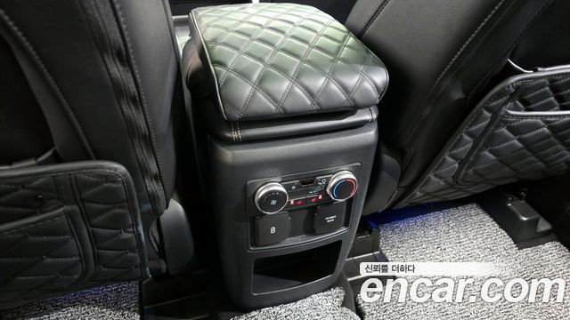 Ford Explorer (VI) 2.3 LimIted 4WD 2021 — фото 28