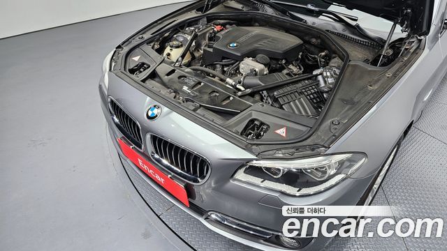 BMW 5 Series (F10) 528i Luxury Plus 2016 — фото 6