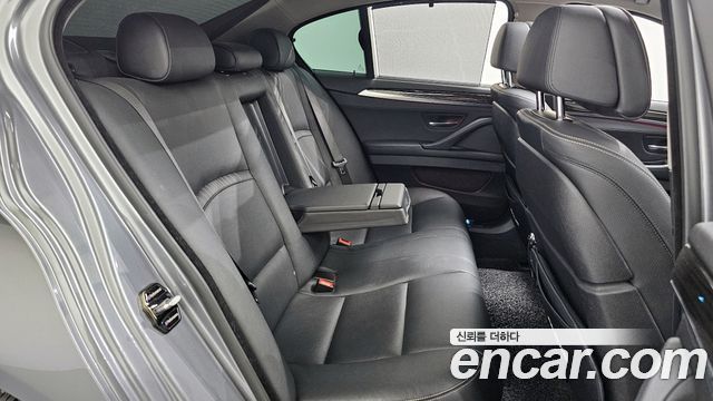 BMW 5 Series (F10) 528i Luxury Plus 2016 — фото 12