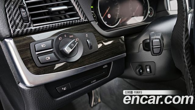 BMW 5 Series (F10) 528i Luxury Plus 2016 — фото 16