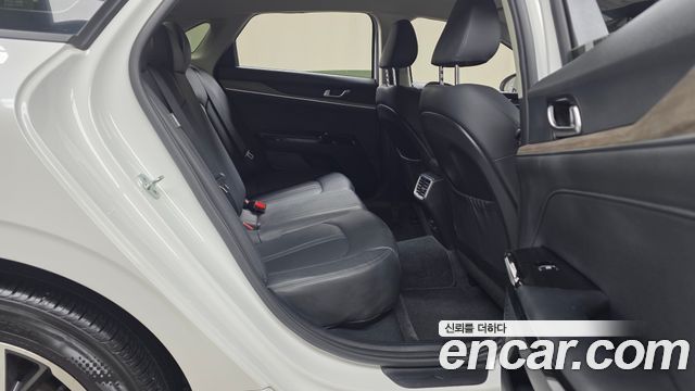 Kia K5 (III) 2.0 Noblesse 2022 — фото 11