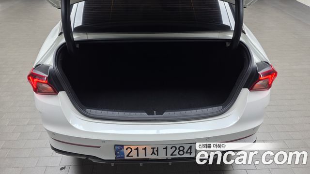 Kia K5 (III) 2.0 Noblesse 2022 — фото 17