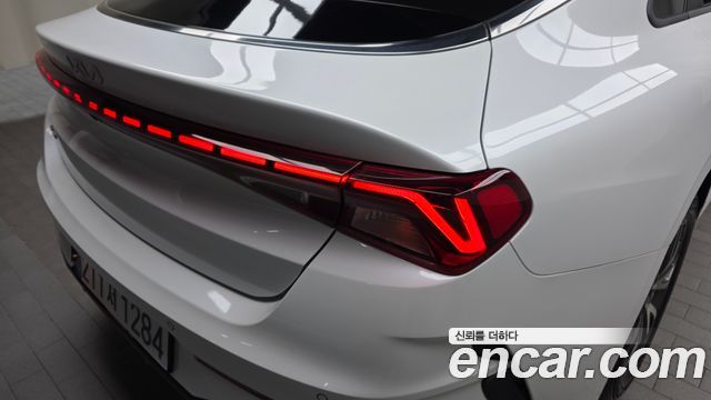 Kia K5 (III) 2.0 Noblesse 2022 — фото 23