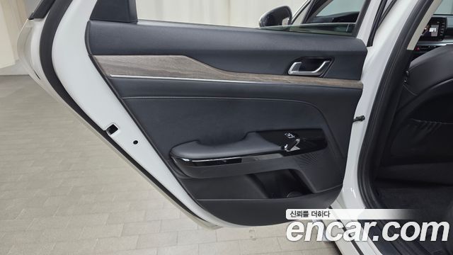 Kia K5 (III) 2.0 Noblesse 2022 — фото 25