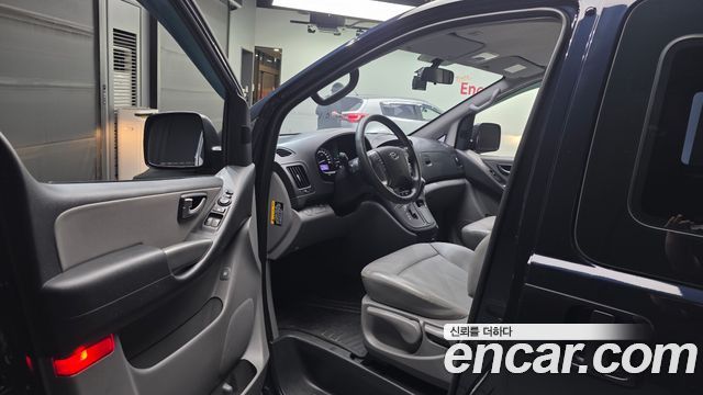 Hyundai Grand Starex Van 5-Seater Modern 2021 — фото 10