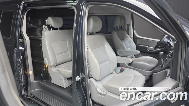 Hyundai Grand Starex Van 5-Seater Modern 2021 — фото 12