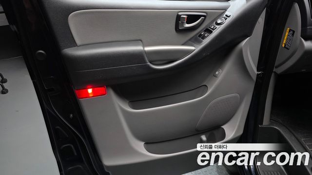 Hyundai Grand Starex Van 5-Seater Modern 2021 — фото 24