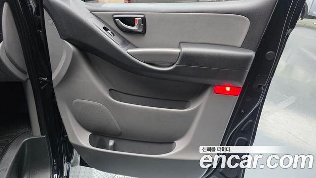 Hyundai Grand Starex Van 5-Seater Modern 2021 — фото 25