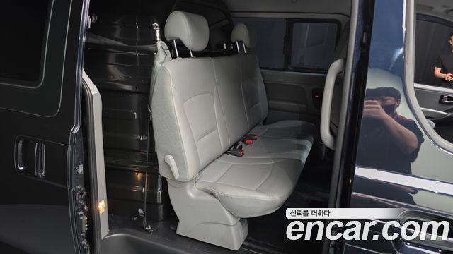 Hyundai Grand Starex Van 5-Seater Modern 2021 — фото 26