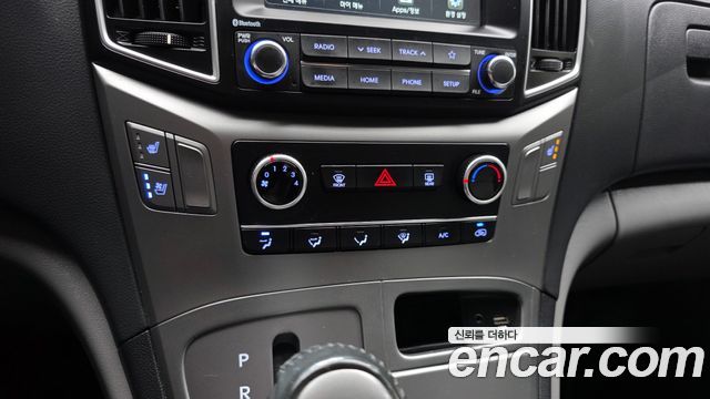 Hyundai Grand Starex Van 5-Seater Modern 2021 — фото 30