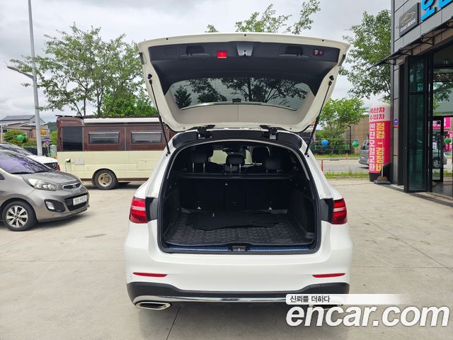 Mercedes-Benz GLC-Class (X253) GLC300 4MATIC AMG Line 2019 — фото 6