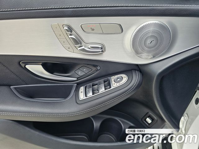 Mercedes-Benz GLC-Class (X253) GLC300 4MATIC AMG Line 2019 — фото 16