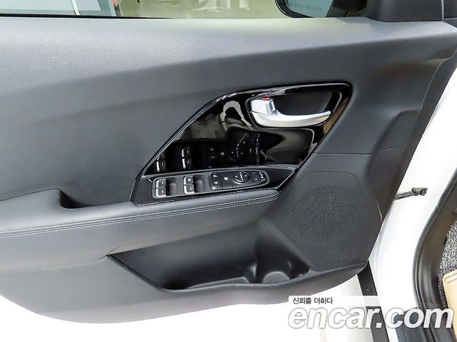 Kia Niro 1.6 HEV Prestige 2021 — фото 10
