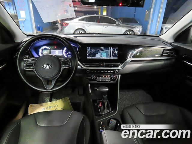 Kia Niro 1.6 HEV Prestige 2021 — фото 17