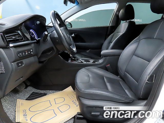 Kia Niro 1.6 HEV Prestige 2021 — фото 18
