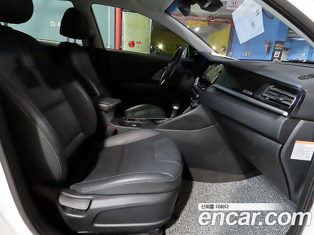 Kia Niro 1.6 HEV Prestige 2021 — фото 19