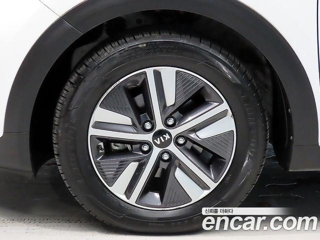 Kia Niro 1.6 HEV Prestige 2021 — фото 24