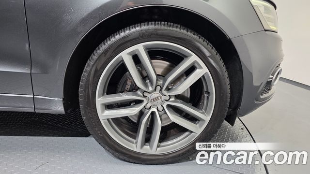 Audi SQ5 3.0 TDI Quattro 8R 2015 — фото 21