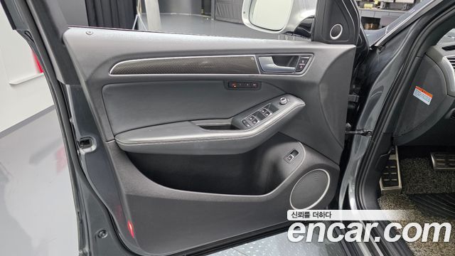 Audi SQ5 3.0 TDI Quattro 8R 2015 — фото 24