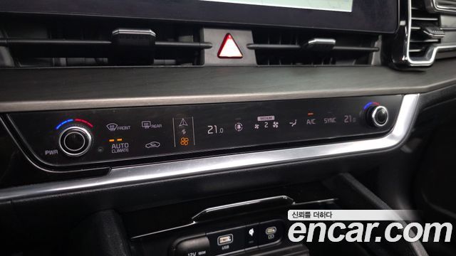 Kia Sportage (V) Gasoline 1.6 Turbo 2WD Signature 2022 — фото 16