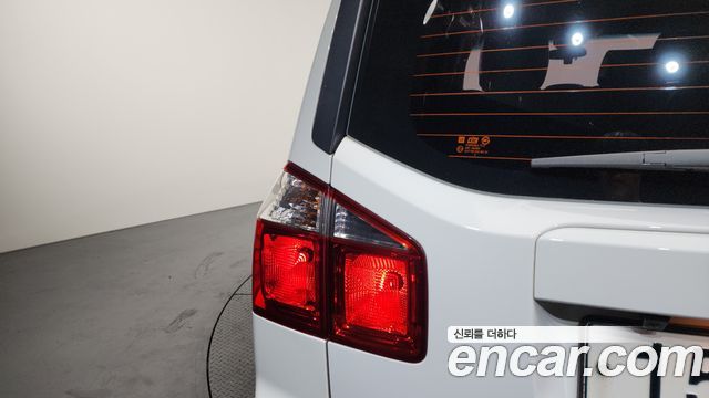 Chevrolet Orlando 2.0 Diesel LS Deluxe 2012 — фото 29