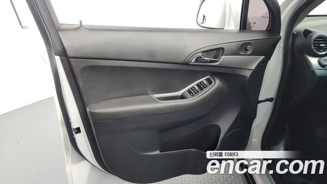 Chevrolet Orlando 2.0 Diesel LS Deluxe 2012 — фото 30