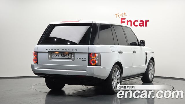 Land Rover Range Rover 4.4 TDV8 Vogue 2011 — фото 2