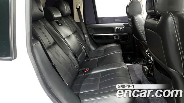 Land Rover Range Rover 4.4 TDV8 Vogue 2011 — фото 16
