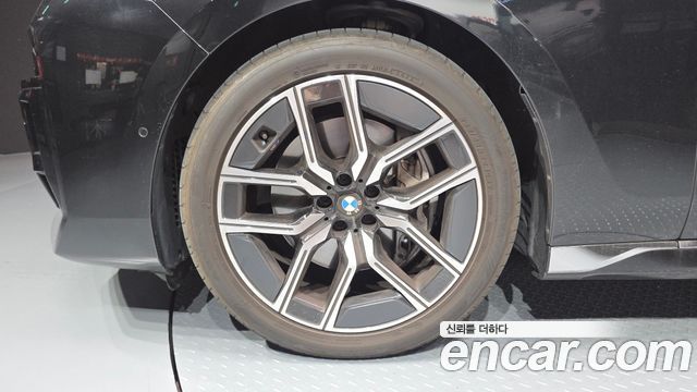 BMW 7 Series (G70) 740i xDrive M Sport 2024 — фото 5