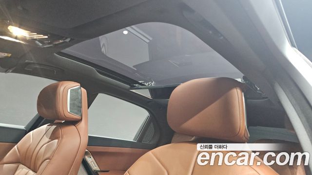 BMW 7 Series (G70) 740i xDrive M Sport 2024 — фото 19