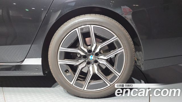 BMW 7 Series (G70) 740i xDrive M Sport 2024 — фото 21