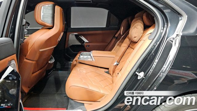 BMW 7 Series (G70) 740i xDrive M Sport 2024 — фото 26