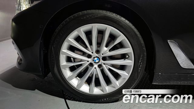 BMW 5 Series (G30) 530i xDrive Luxury Plus 2018 — фото 5