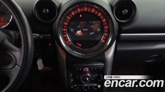 MINI Cooper D Countryman Standard 1st 2015 — фото 19