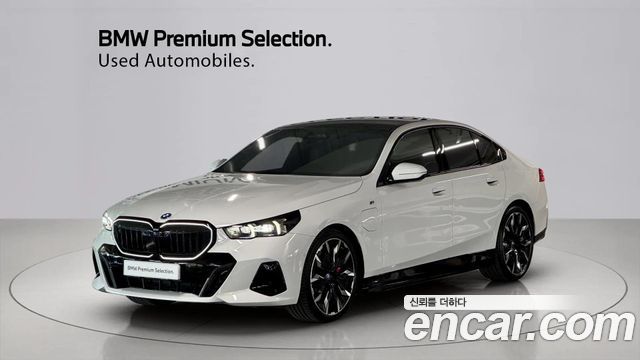 BMW 5 Series (G60) 550e xDrive M Sport Pro 2025 — фото 1