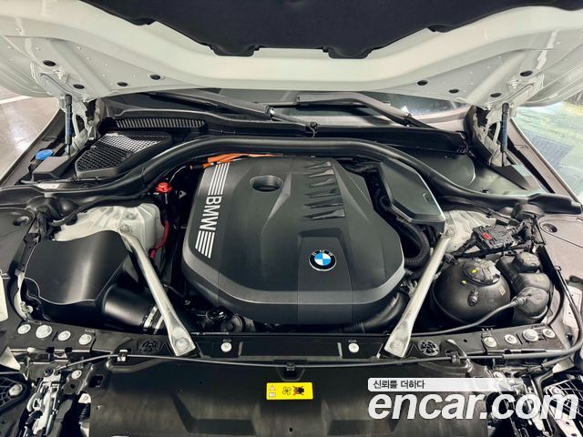 BMW 5 Series (G60) 550e xDrive M Sport Pro 2025 — фото 6