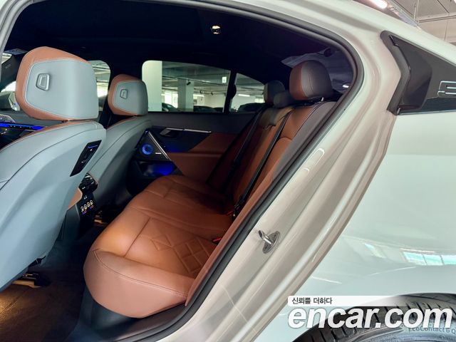 BMW 5 Series (G60) 550e xDrive M Sport Pro 2025 — фото 15