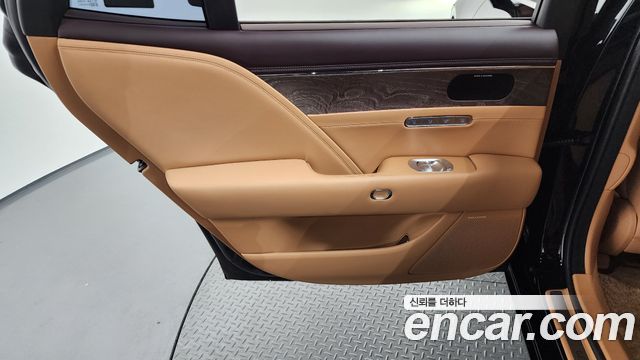 Genesis G90 (RS4) Gasoline 3.5 Turbo e-S/C AWD 2023 — фото 25