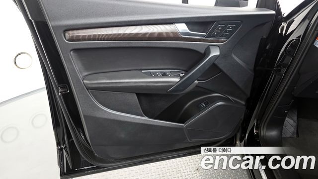 Audi Q5 (FY) 45 TFSI Quattro Premium 2023 — фото 24